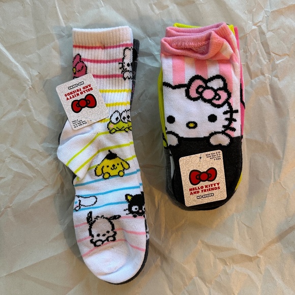 🎀 Sanrio Hello Kitty Sock Bundle Set - Picture 1 of 4